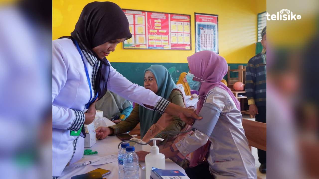 Layanan pemeriksaan kesehatan gratis (PKG) kepada ASN dan PPPK Buton Selatan seusai peringatan Hari Pendidikan Nasional, Jumat (2/5/2025). Foto: Ali Iskandar Majid/Telisik