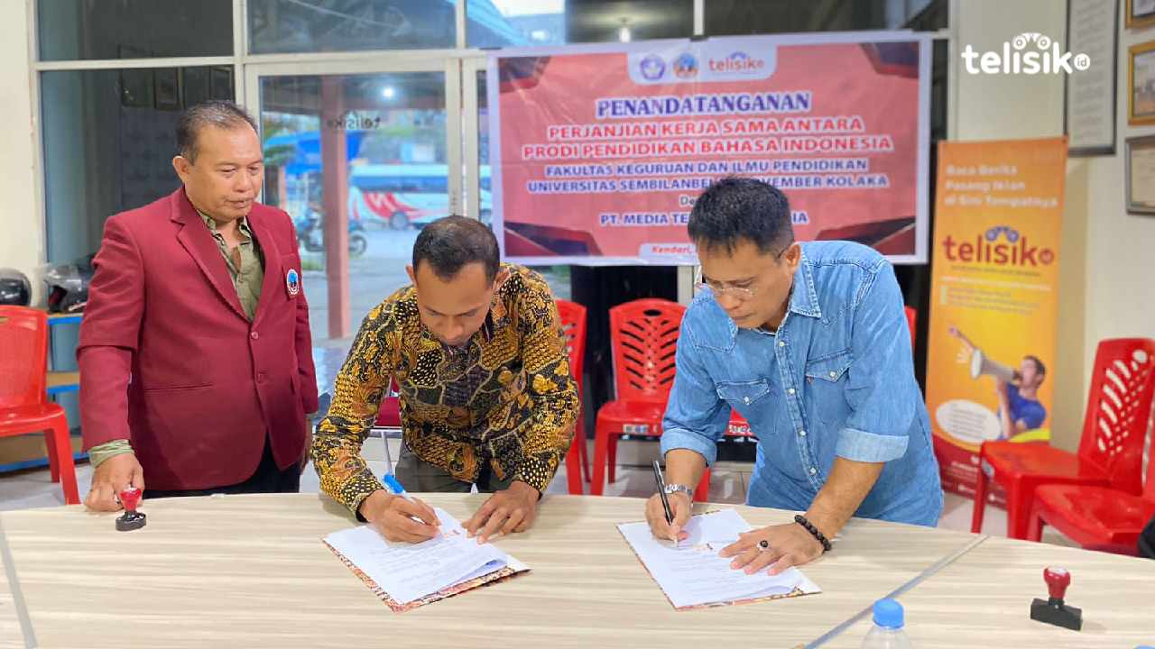 Proses penandatanganan MoU antara Telisik.id dan Prodi Pendidikan Bahasa Indonesia FKIP USN Kolaka. Foto: Wa Anggun/Telisik.