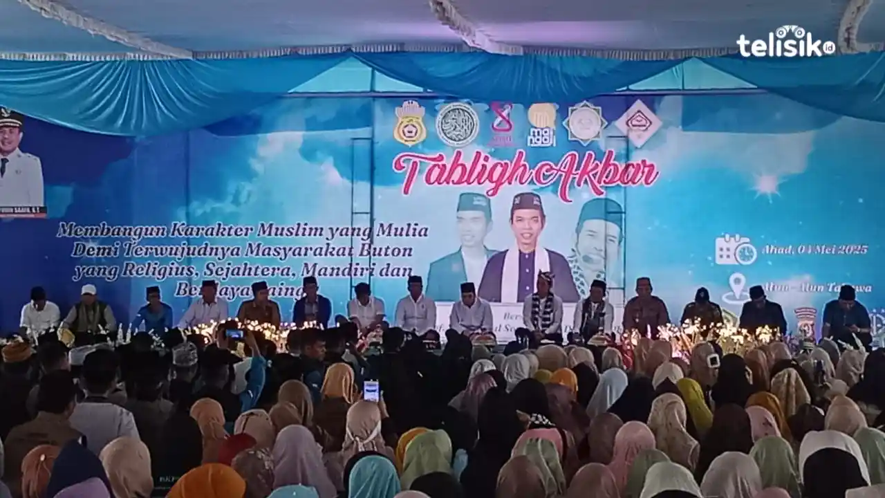Tabliq akbar bersama Ustadz Abdul Somad, di Islamic Center Takwa Buton. Foto: Febriyani/Telisik.