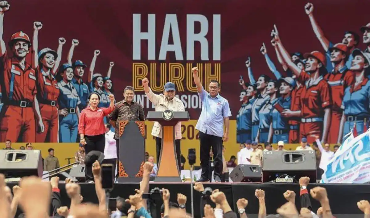 Prabowo umumkan penghapusan outsourcing saat May Day. Foto: Repro Antara.