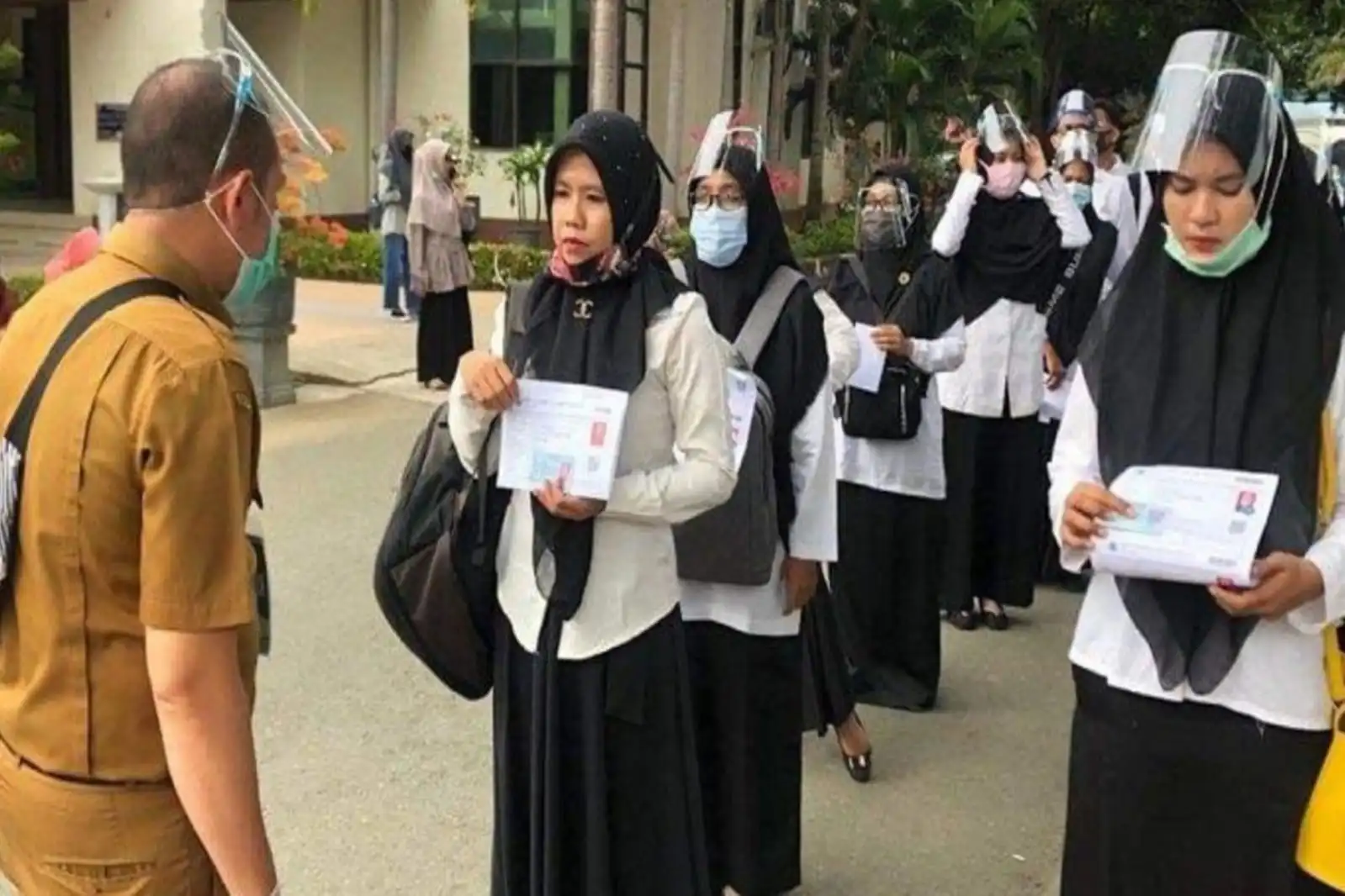 Pendaftaran CPNS 2025 buka peluang untuk pelamar berusia hingga 40 tahun. Foto: Repro Disway.