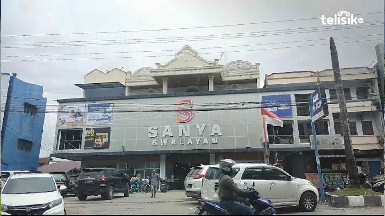 Sanya Swalayan Kendari buka loker untuk para individu. Foto: Erni Yanti/Telisik.