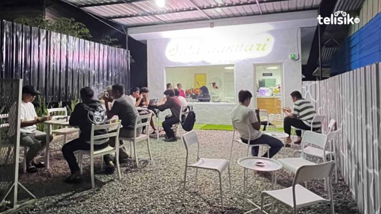 Satu Januari Cafe di pertigaan Wanggu, Kelurahan Mokoau, Kecamatan Kambu, Kota Kendari. Foto: R. Anugrah/Telisik