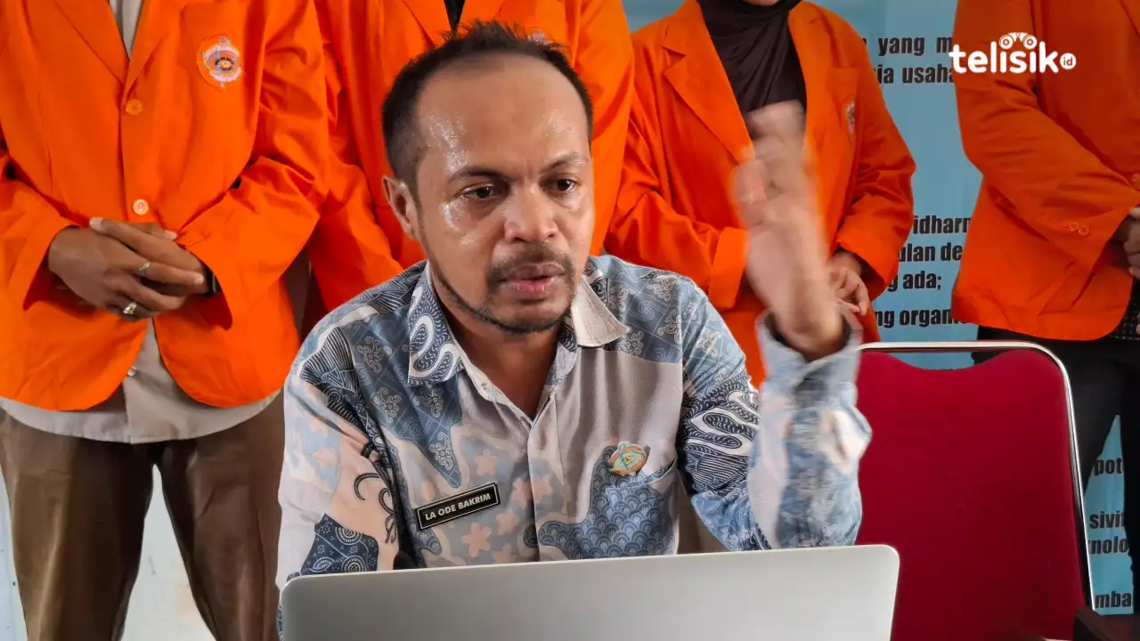 Kaprodi Sistem Komputer STIMIK Bina Bangsa Kendari, La Ode Bakrim. Foto: Erni Yanti/Telisik.
