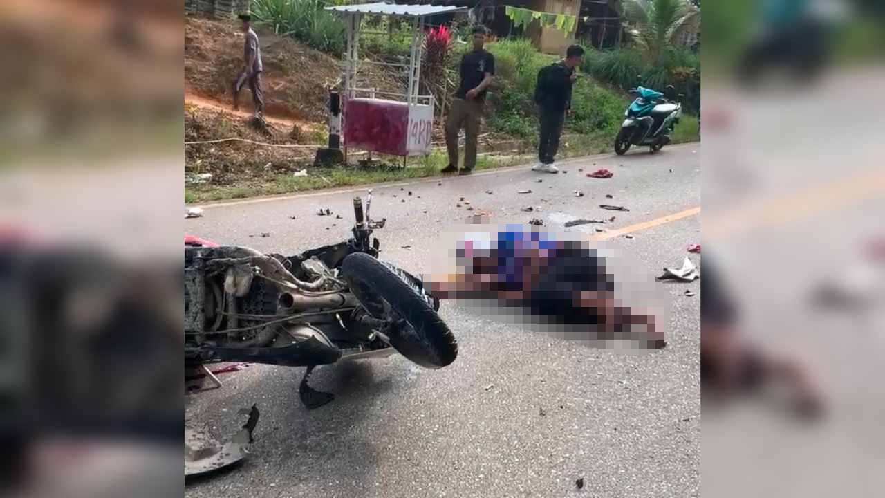 Kondisi pengendara motor usai menabrak truk. Foto: ist