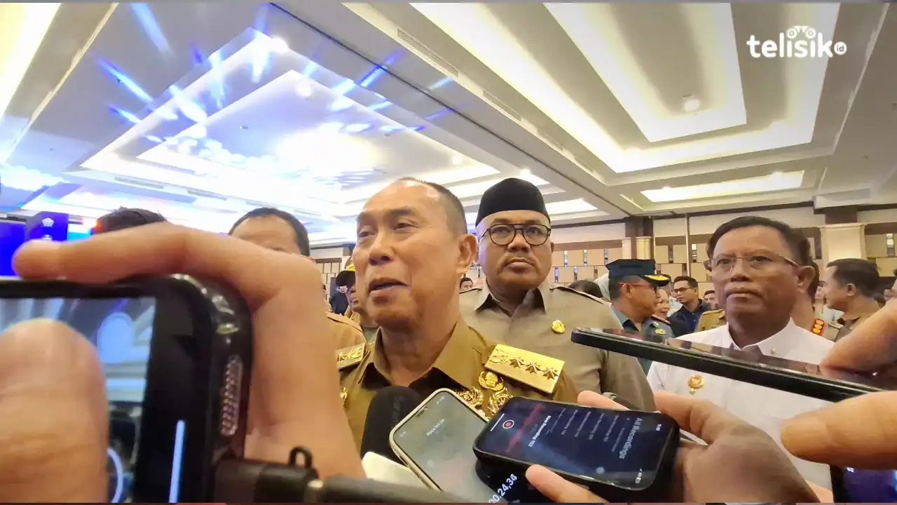 Gubernur Sultra, Andi Sumangerukka, singgung pemilik tambang yang untung karena tak bayar pajak . Foto: Erni Yanti/Telisik.
