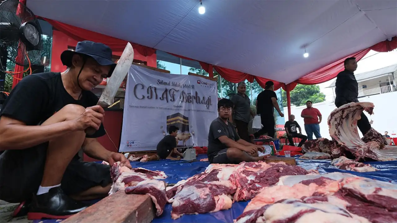 Daging kurban dibagikan dan dikonsumsi selama tiga hari Tasyrik berlangsung. Foto: Repro Disway.