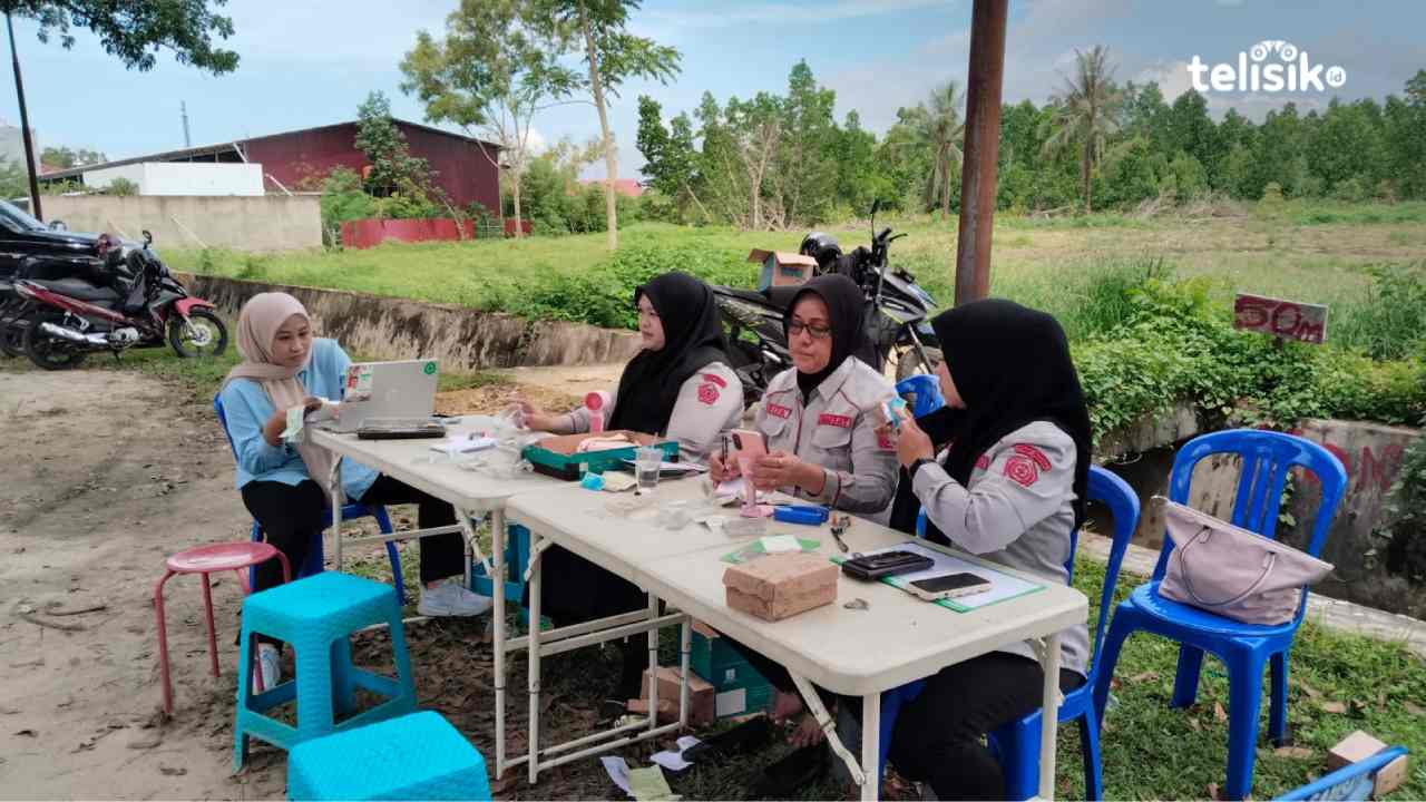 Sweeping gabung Bapenda Sultra tuai keluhan warga di Kendari. Foto: Laode Idris Syaputra/Telisik