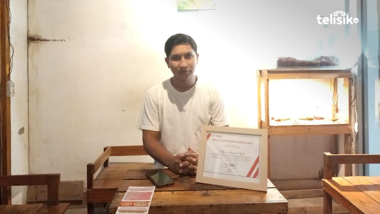 Founder me.academy.id, Yahya, saat diwawancarai di kantornya, Selasa (29/7/2025). Foto: Abdul Jabaru Hidi/Telisik