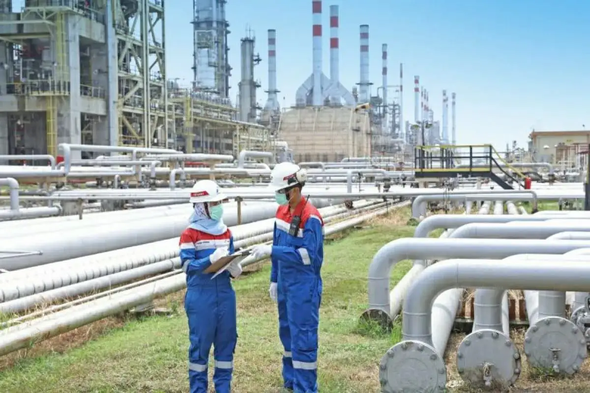 Salah satu kilang minyak terbesar di Indonesia milik PT Pertamina. Foto: Repro Antara.