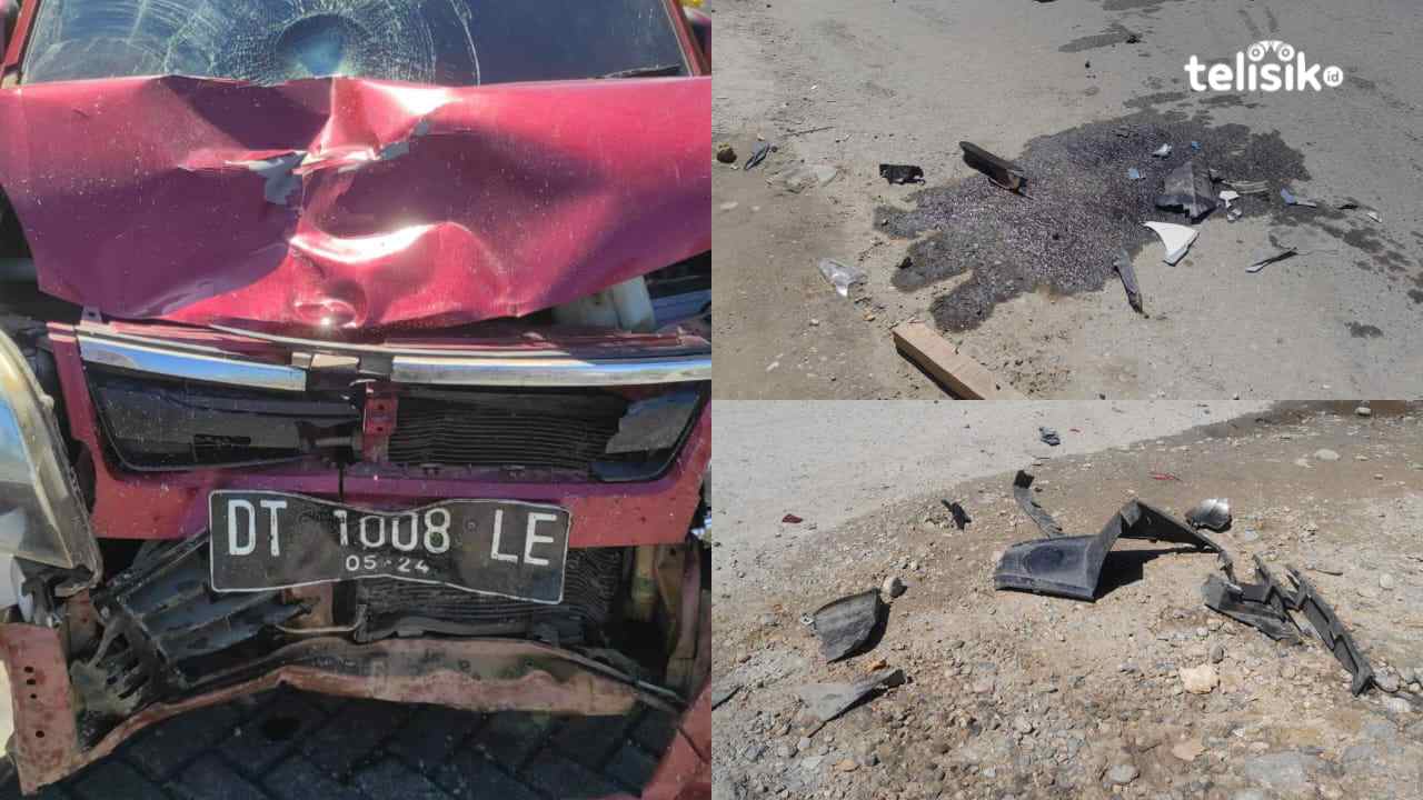 Kondisi mobil Suzuki Karimun penabrak beberapa kendaraan di Jalan Wayong, Kelurahan Kadia, Kecamatan Kadia, Kota Kendari (kiri) dan serpihan bagian kendaraan motor korban (kanan). Foto: R. Anugrah/Telisik