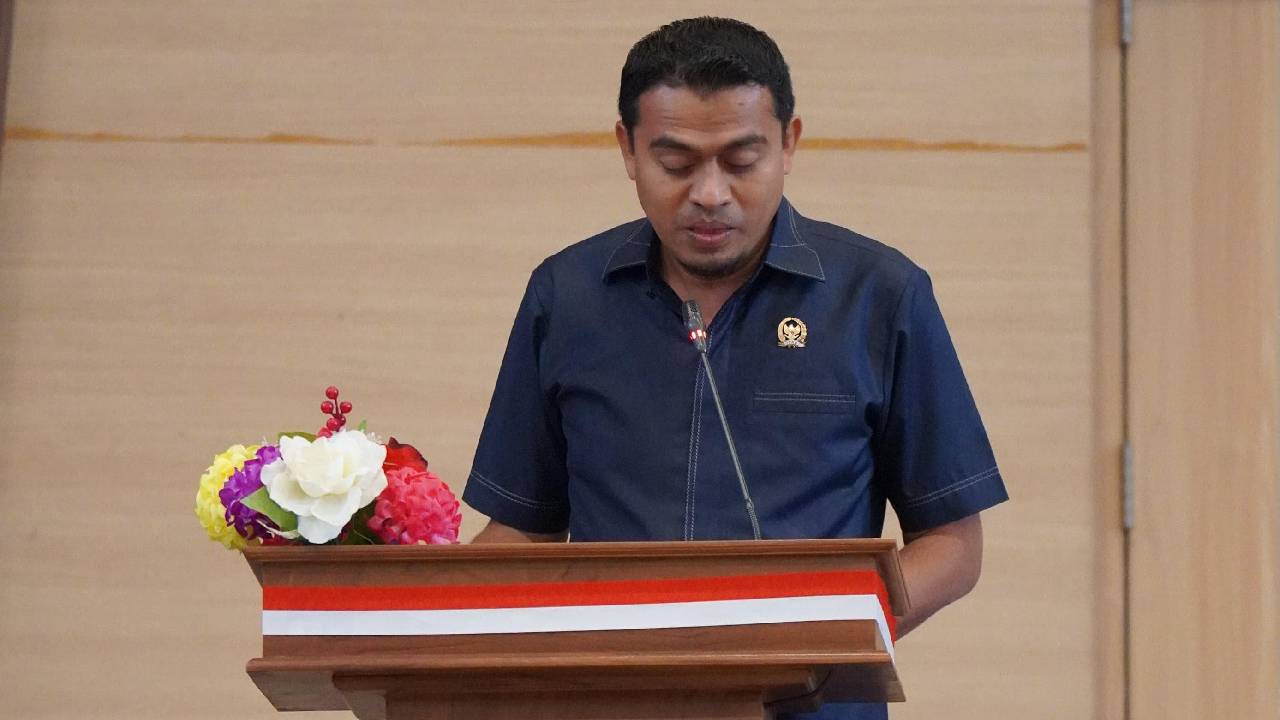 La Yuli dari fraksi PKS saat menyampaikan pandangannya pada rapat Rencana Pembangunan Jangka Menengah Daerah (RPJMD) di Kantor DPRD Kota Kendari. Foto: Ist.