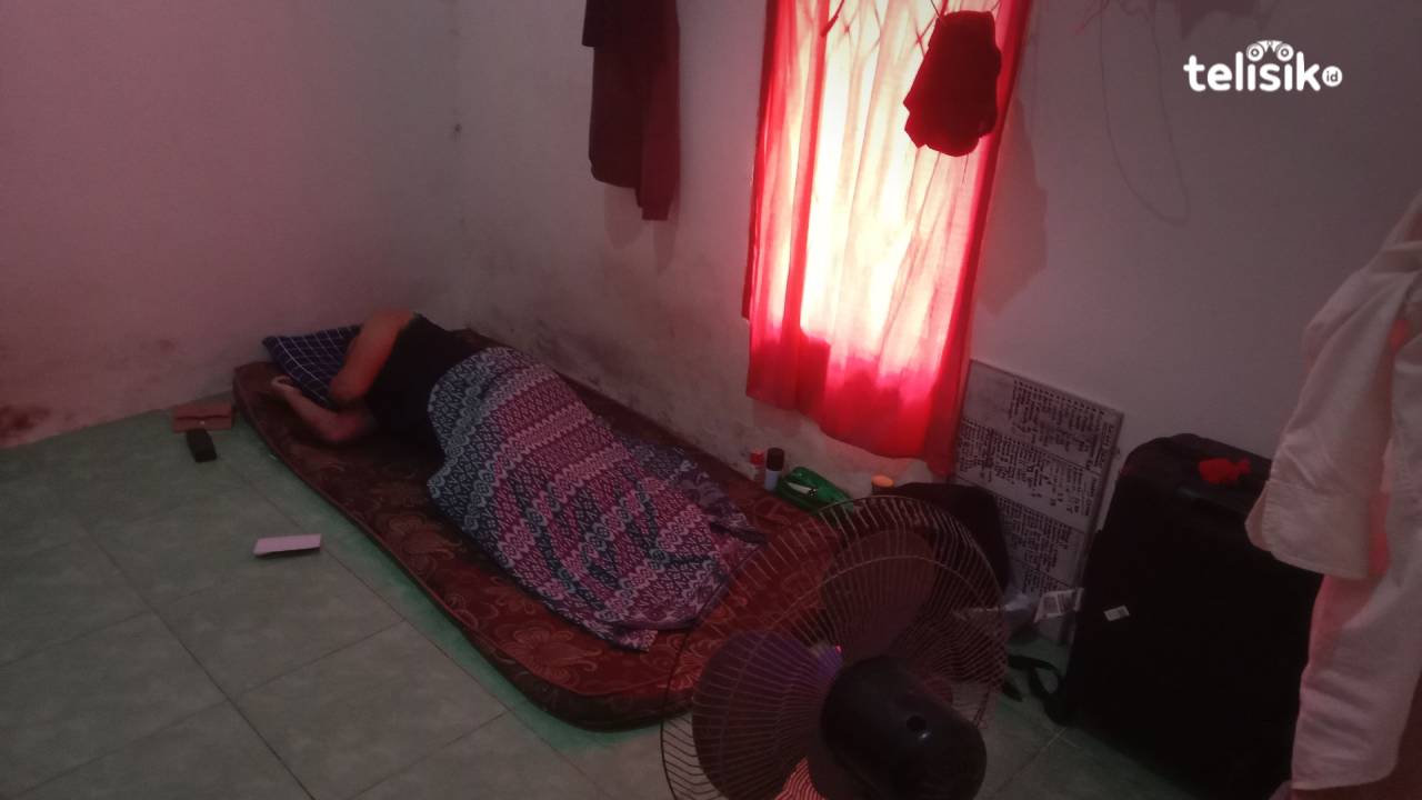 Manajer Susi Ichiban The Park Kendari ditemuakan meninggal dalam kamar rumah Kontrakan, Sabtu (12/7/2025). Foto: Hamlin/Telisik.