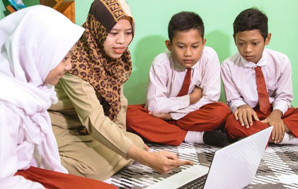 Pemerintah membuka Survei Nasional Pengelolaan Kinerja 2025 untuk para guru. Foto: Repro Kaldernews