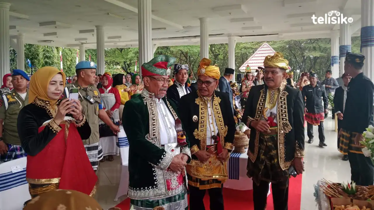 Bupati Muna, Bachrun Labuta bersama Wabup, La Ode Asrafil Ndoasa. Foto: Sunaryo/Telisik.