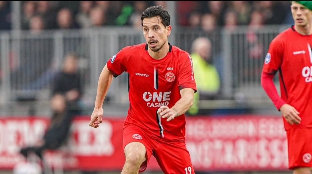 Gelandang Timnas Indonesia, Thom Haye masih berstatus tanpa klub. Foto: Repro Almere City FC.