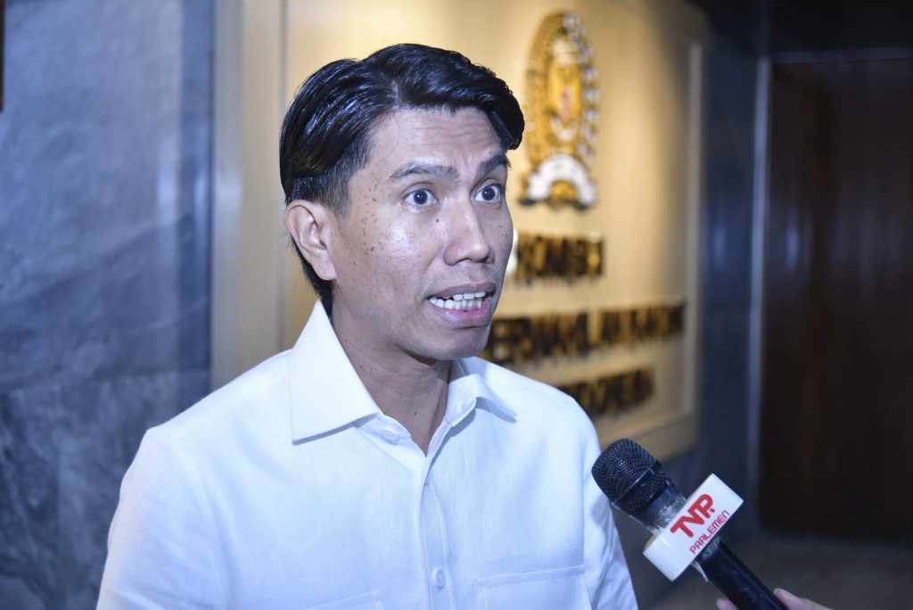 Bahtra Banong meniti karier politik hingga dikaitkan kasus CSR BI-OJK. Foto: Repro Gerindra.
