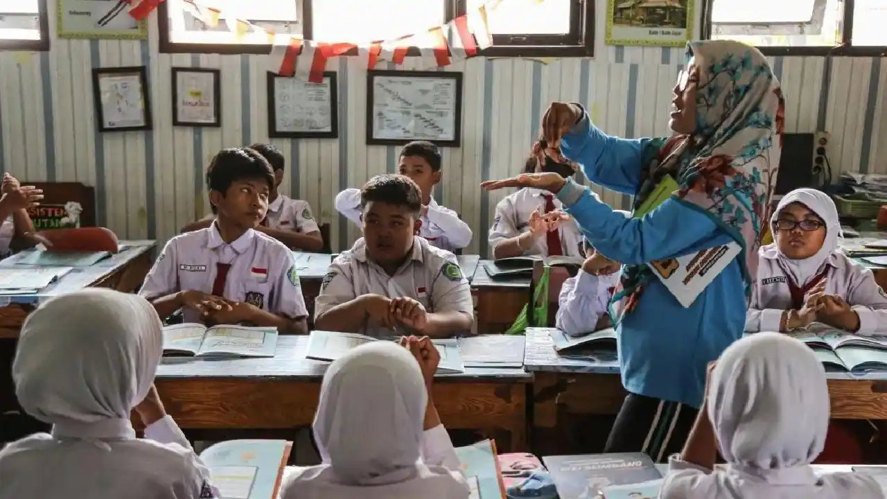 Pendaftaran Guru Sekolah Rakyat PPPK 2025 Tahap 2 kembali dibuka. Foto: Repro Antara.