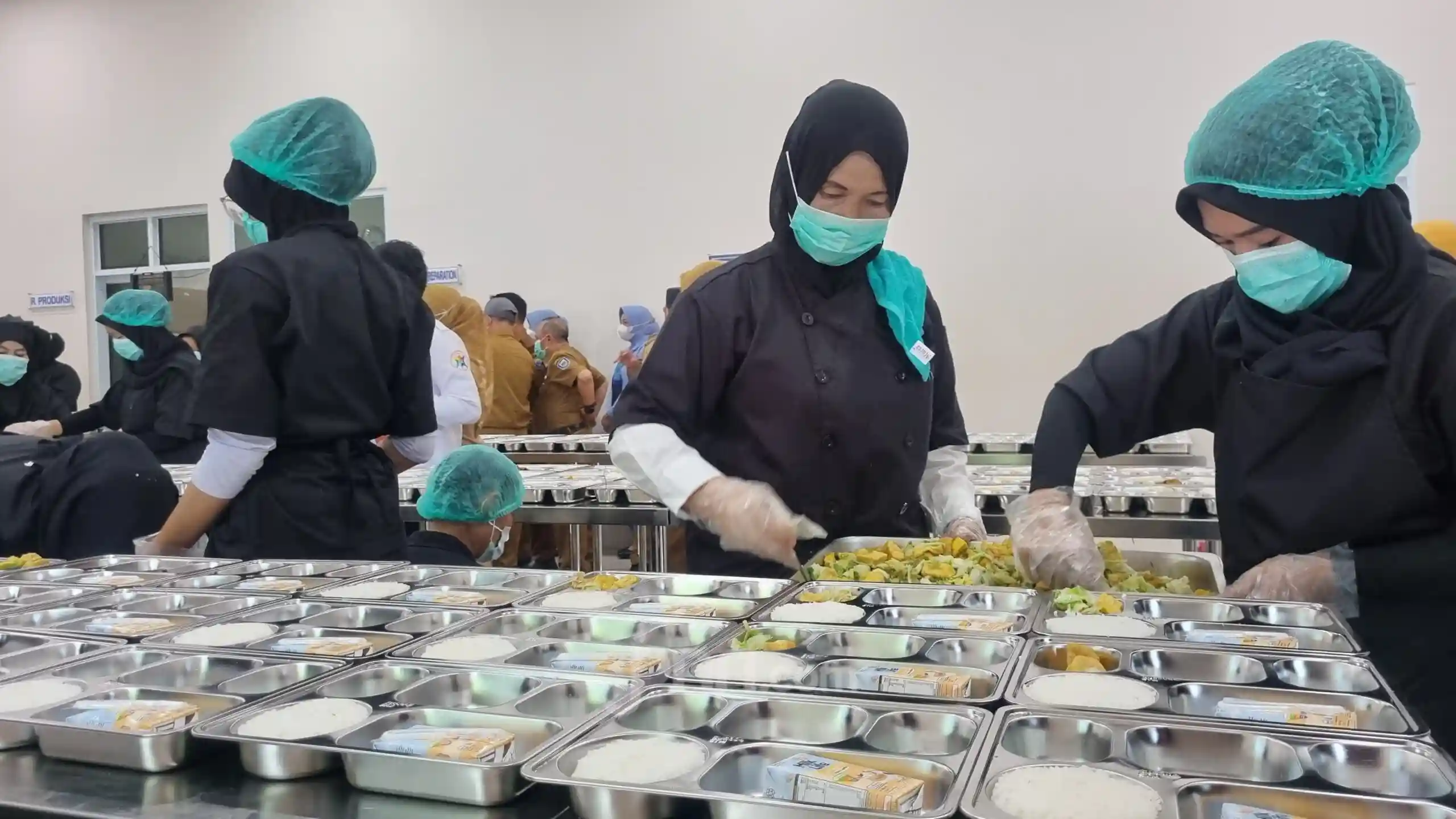 5.000 dapur MBG fiktif viral, Badan Gizi Nasional akhirnya buka suara resmi. Foto: Repro Jabarku.