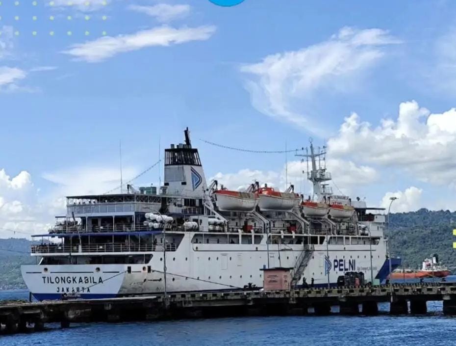 Kapal Tilongkabila saat berlabuh di salah satu pelabuhan di Indonesia. Foto: Infobutonraya