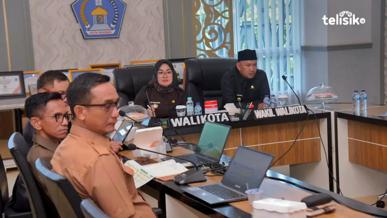 Wali Kota Kendari, Siska Karina Imran bersama Wakil Wali Kota, Sudirman menggelar dialog bersama para pengusaha hotel se-Kota Kendari. Foto: Gede Suyana Sriski/Telisik.
