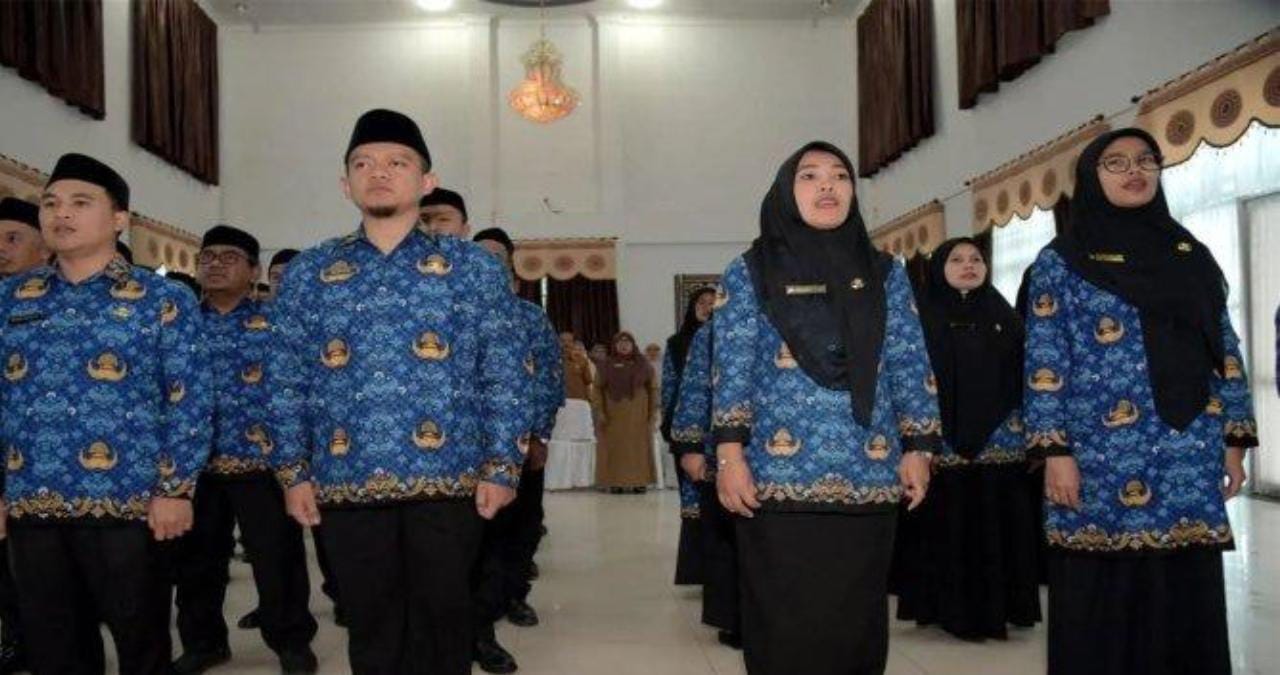 PPPK paruh waktu 2025 berpeluang menerima kenaikan gaji melalui evaluasi kinerja dan aturan resmi. Foto: Repro Jadipppk.