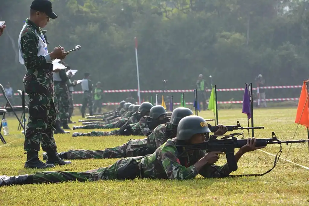 TNI AD resmi buka rekrutmen Bintara dan Tamtama 2025, lulusan SMA/SMK segera mendaftar. Foto: Repro Skolla.