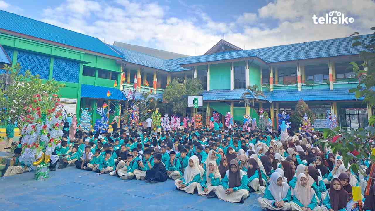 Suasana peringatan Maulid Nabi Muhammad di SMP Negeri 2 Kendari. Foto: Devi/Telisik.