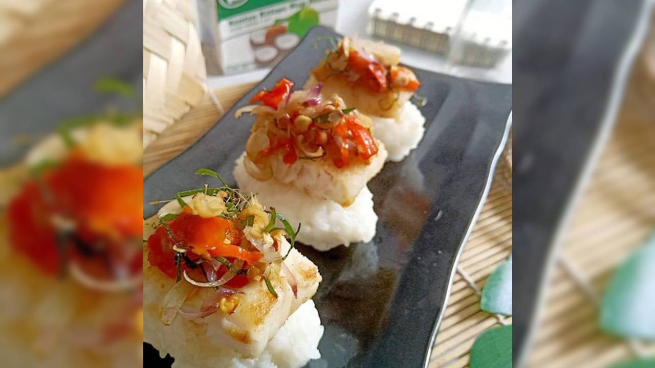 Gambar sushi sambal matah juga disukai gen z, dengan penataan estetik. Foto: karasantan.id