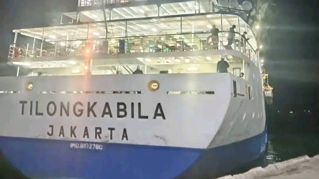 KM Tilongkabila merupakan salah satu armada kapal laut yang dimiliki PT Pelni. Foto: Facebook Dhewy