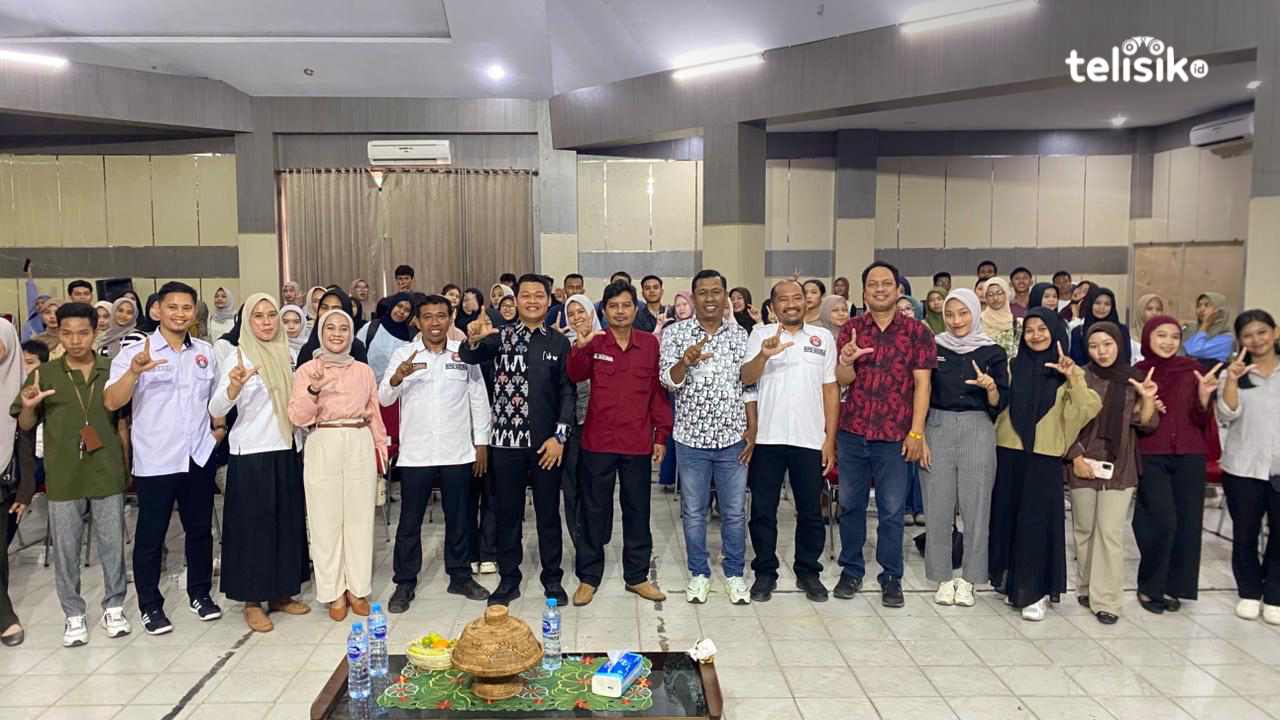Komisi Penyiaran Indonesia Daerah (KPID) Sultra bersama civitas akademika Fakultas Ilmu Sosial dan Ilmu Politik Universita Halu Oleo Kendari, saat seminar literasi media di kampus UHO, Rabu (29/10/2025). Foto: Hendri/Telisik