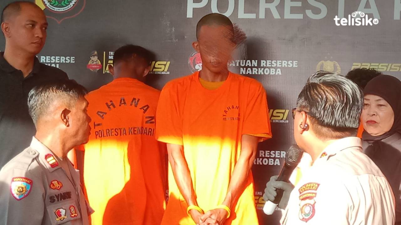 Mahasiswa inisial YG tampak tak berdaya meratapi nasibnya setelah ditahan Sat Reskrim Polresta Kendari kasus dugaan persetubuhan anak di bawah umur. Foto m: Hamlin/Telisik.