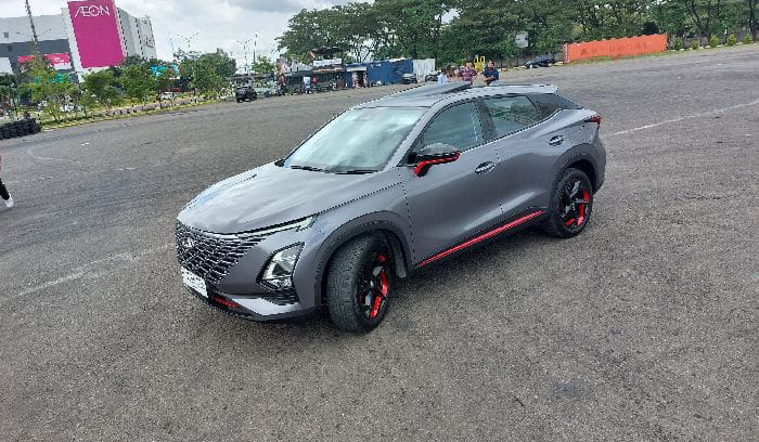 2. Crossover Omoda 04 Ultra resmi meluncur, padukan desain agresif dan tenaga hybrid. Foto: Repro Carmudi