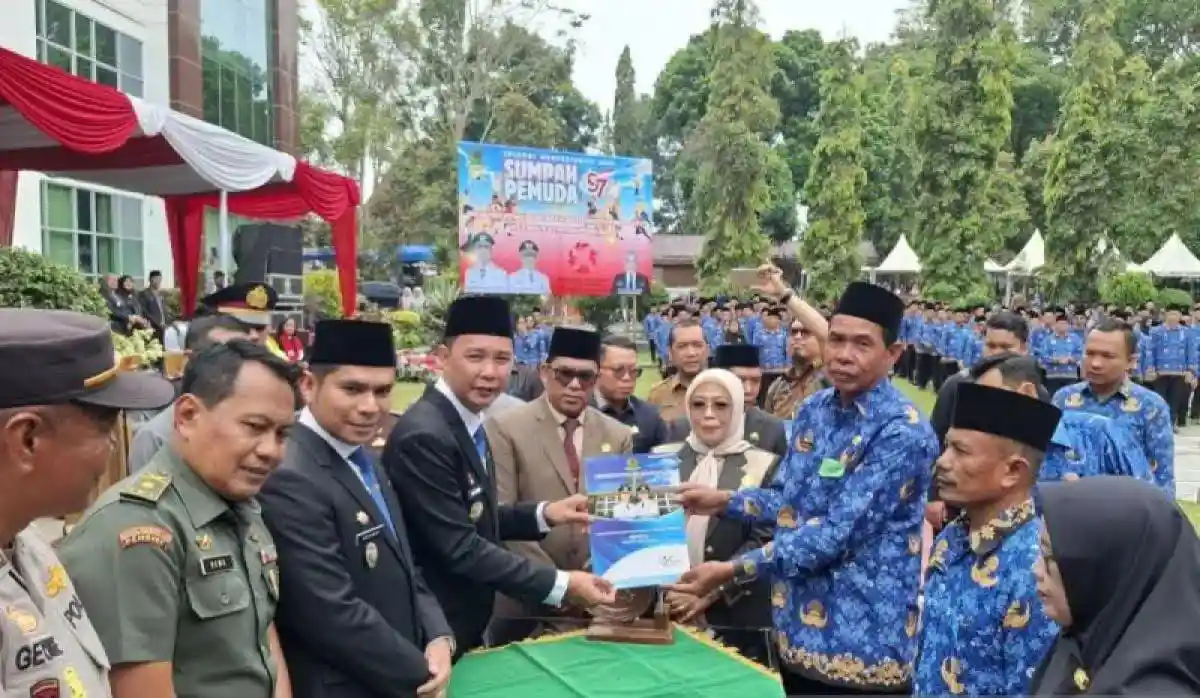 BKN resmi umumkan jadwal PPPK Paruh Waktu 2025 mulai bekerja, tidak serentak di semua daerah. Foto: Repro Antara.
