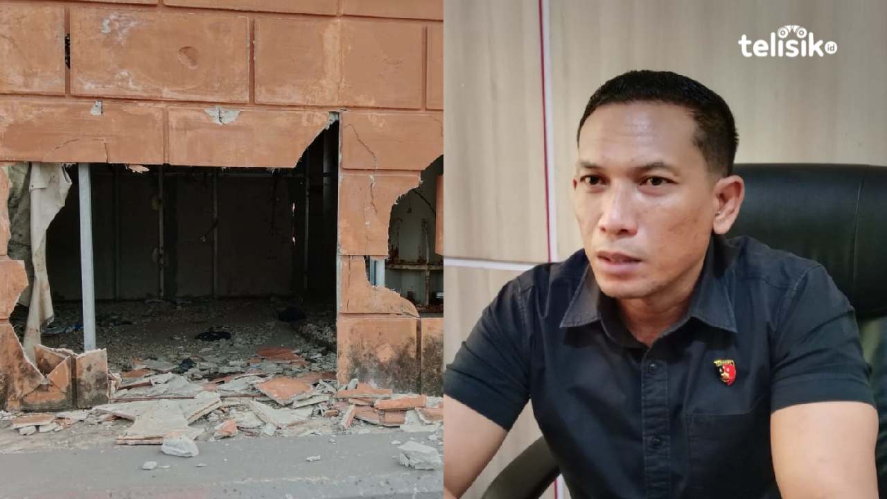 Kondisi terkini dinding gerbang Toronipa-Kendari, Kamis (27/11/2025), dan Kasubdit Tipikor Dit Reskrimsus Polda Sultra, Kompol Niko Darutama. Foto:Hamlin/Telisik