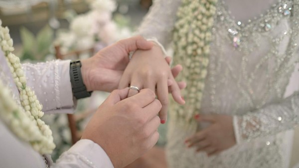 Viral jasa nikah siri di TikTok dinilai menjurus prostitusi terselubung. Foto: Repro iStockphoto
