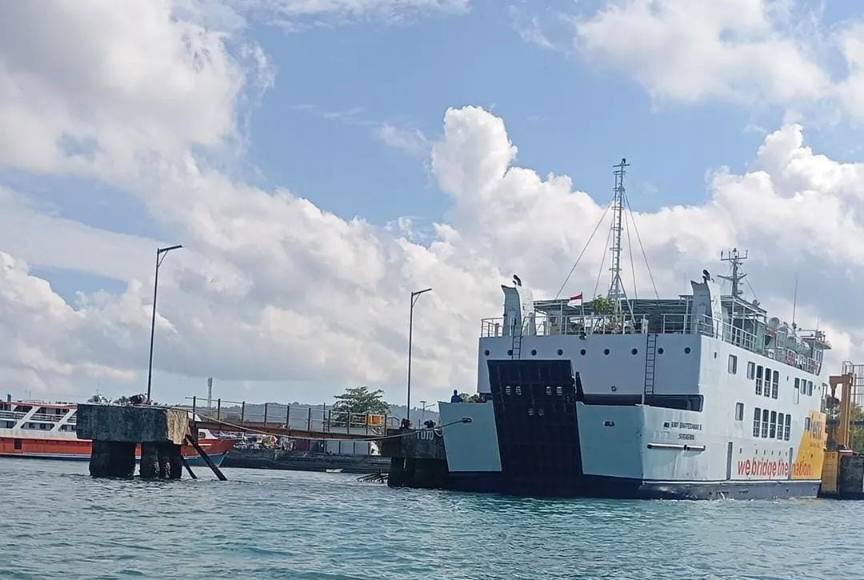 KMP Bahteramas rute Kendari-Langara dan sebaliknya. Foto Sufrin Sufrin.