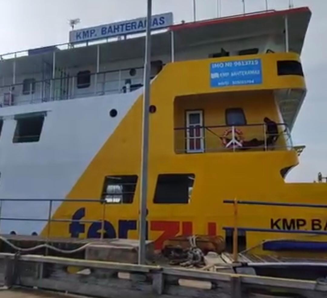 KMP Bahteramas rute Kendari-Langara dan sebaliknya. Foto: Ist.