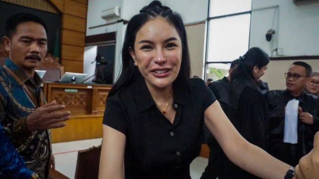 Artis Nikita Mirzani jualan online di TikTok dari balik jeruji rutan Pondok Bambu. Foto: Repro Antara.