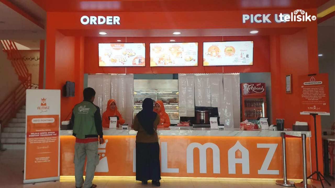 Restoran cepat saji Almaz Fried Chicken menghadirkan berbagai promo menarik bagi masyarakat Kota Kendari. Foto: Nurfadila/Telisik