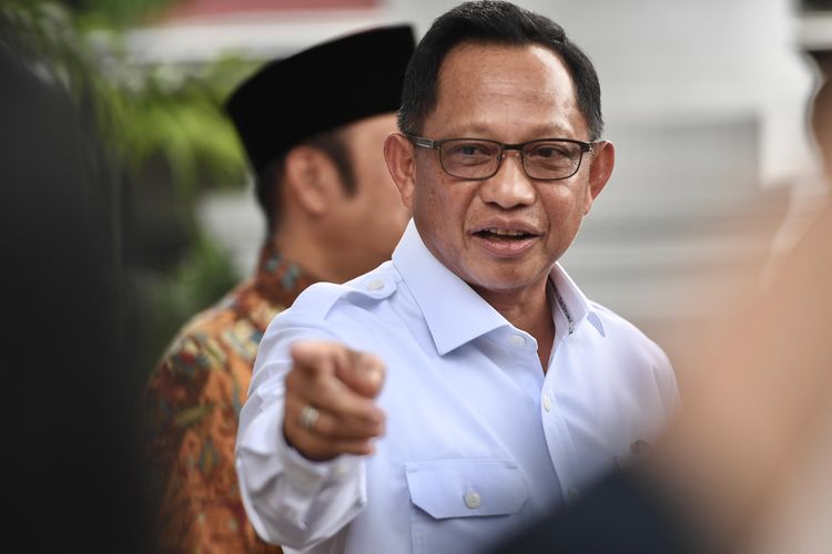 Menteri Dalam Negeri Tito Karnavian melarang kepala daerah bepergian hingga 15 Januari 2026. Foto: Repro Sekretariat Presiden.