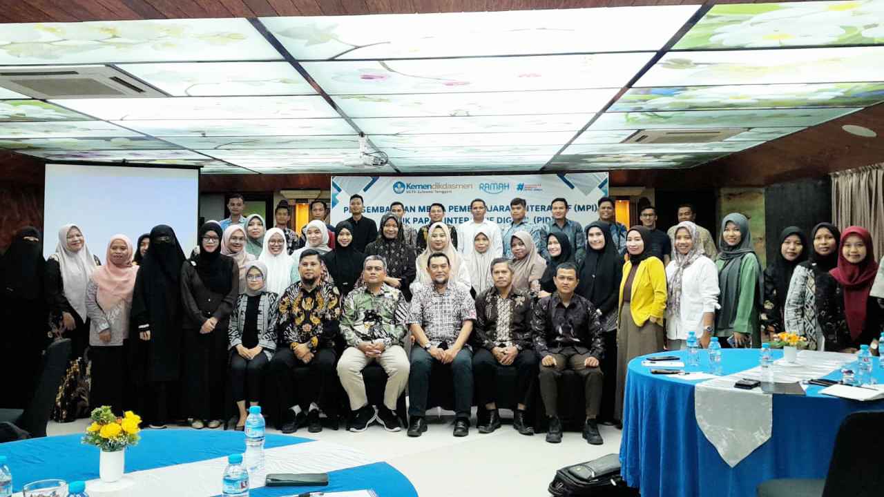 Sebanyak 42 guru di Sulawesi Tenggara mengikuti pelatihan pembelajaran memanfaatkan media pembelajaran interaktif, 5-8 Desember 2025. Foto: Ist.