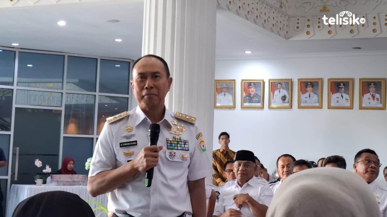Gubernur Sulawesi Tenggara, Andi Sumangerukka, saat memaparkan capaian kerja dalam 10 bulan menjabat, Rabu (31/12/2025). Foto: Erni Yanti/Telisik