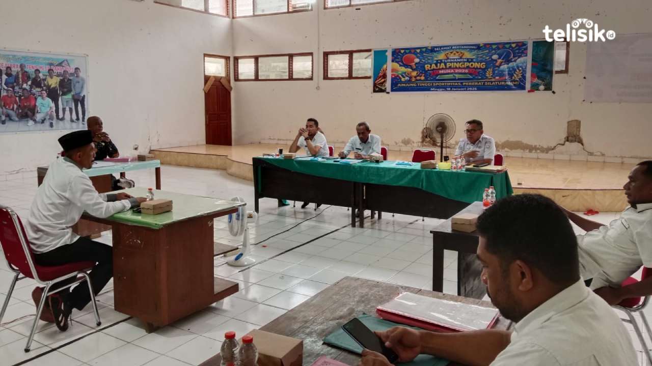 Tim Desk Pilkades Kabupaten Muna saat melakukan seleksi khusus melalui wawancara terhadap Bacakades Lagasa, Rabu (28/1/2026). Foto: Sunaryo/Telisik