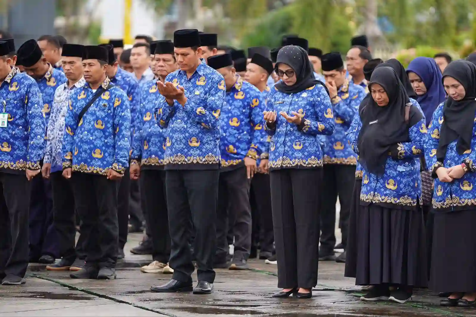 Pemerintah merombak aturan batik Korpri ASN 2026, memperjelas kewajiban PNS dan PPPK paruh waktu. Foto: Repro Riau Aktual.