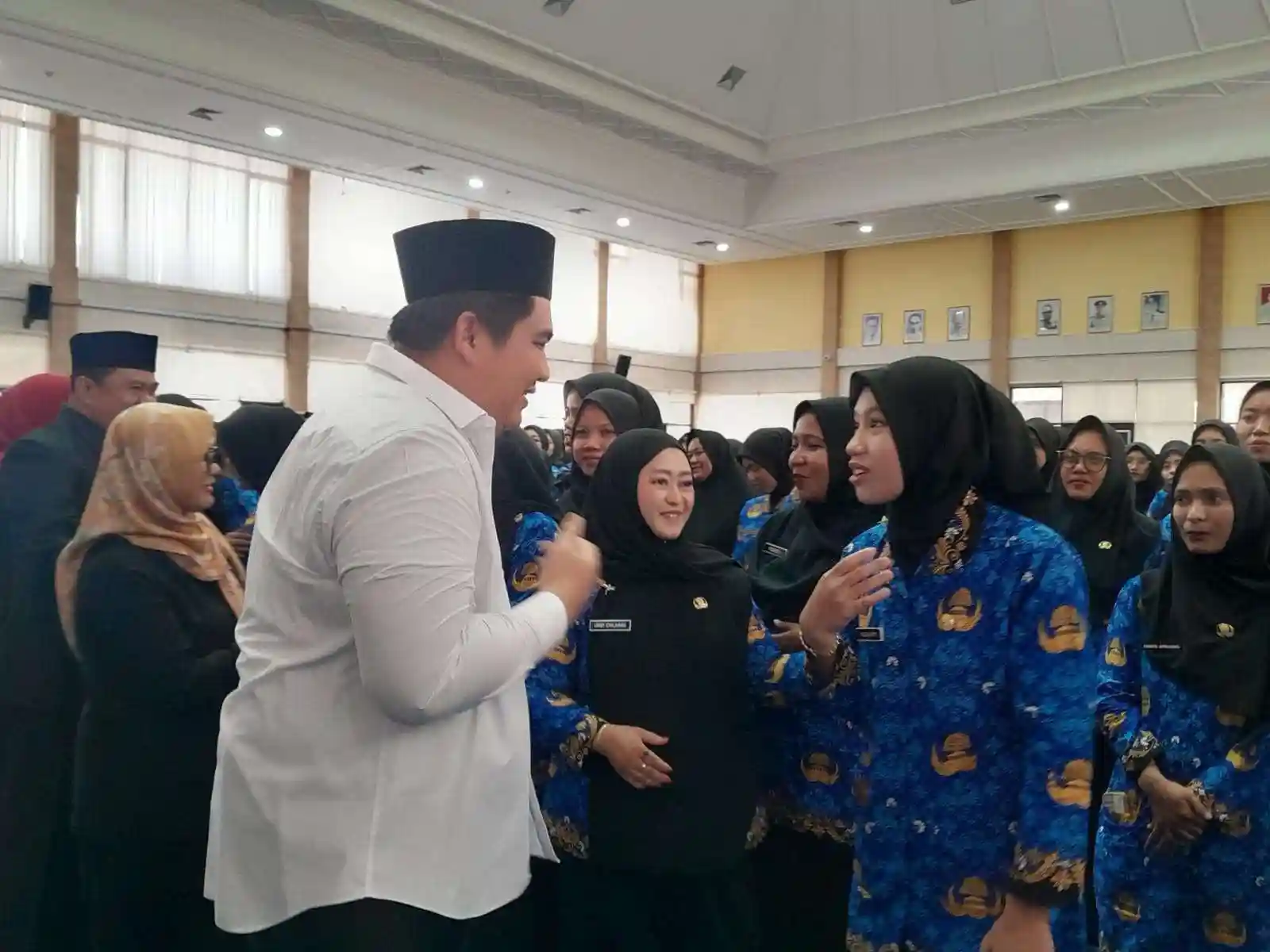 Menjelang CPNS 2026, sejumlah kementerian dan badan tercatat sepi pendaftar dengan tawaran gaji hingga Rp 12 juta. Foto: Repro RRI.