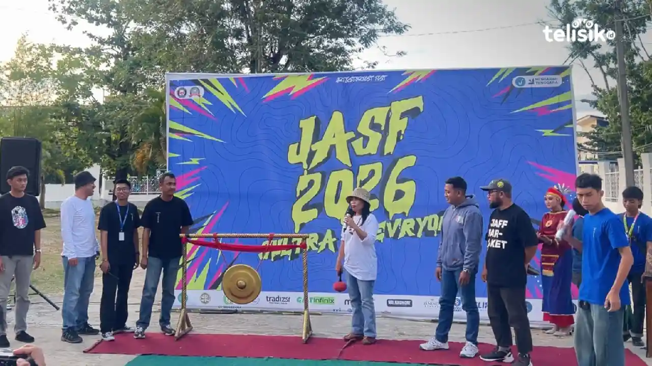 Pembukaan JASF 2026 di Kendari yang mendorong mahasiswa mengangkat lokalitas Sultra melalui film, fotografi, serta pelibatan anak-anak dan pelaku UMKM. Foto: Gusti Kahar/Telisik.