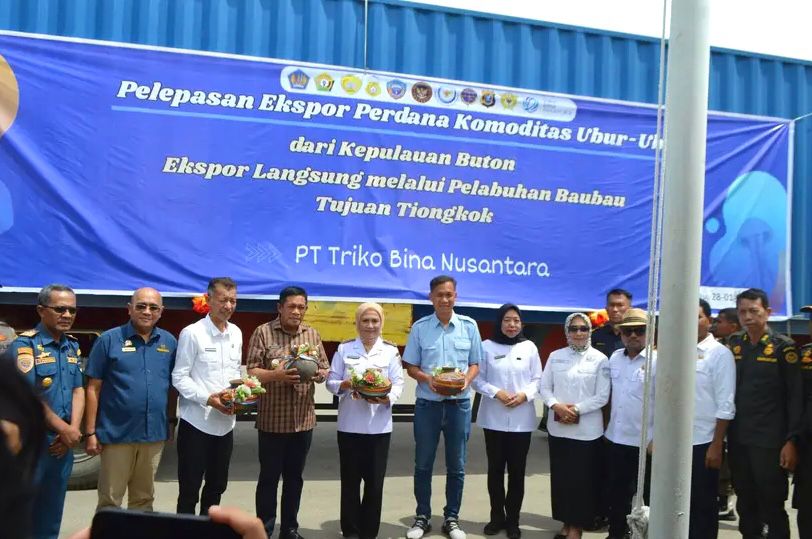 Pelepasan ekspor perdana komoditas ubur-ubur oleh Wakil Gubernur Sulawesi Tenggara, Hugua, bersama Pemerintah Kota Baubau, Kamis (29/1/2026). Foto: Ist.