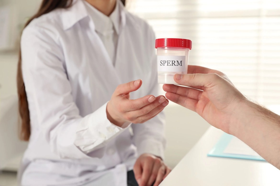 Air mani dan sperma sering disamakan, padahal keduanya berbeda dari segi fungsi, kandungan, dan peran biologis dalam reproduksi pria. Foto: Repro iStockphoto.
