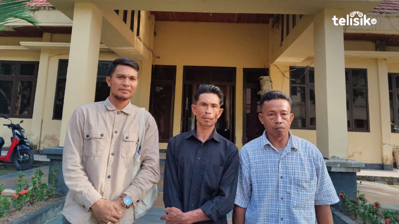 Para pelapor bersama kuasa hukum usai menjalani pemeriksaan di Polda Sulawesi Tenggara, terkait laporan dugaan penipuan dan penggelapan yang menyeret oknum advokat berinisial SK, Selasa (13/1/2026). Foto: Gusti Kahar/Telisik